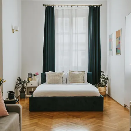 Apartman S18 *